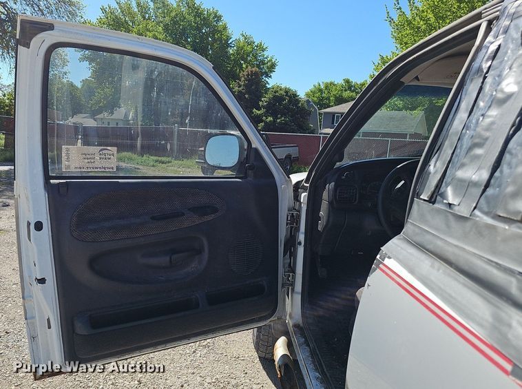 image for item DP0895 1998 Dodge Ram 1500 Laramie SLT Quad Cab pickup truck