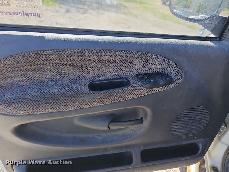 image for item DP0895 1998 Dodge Ram 1500 Laramie SLT Quad Cab pickup truck