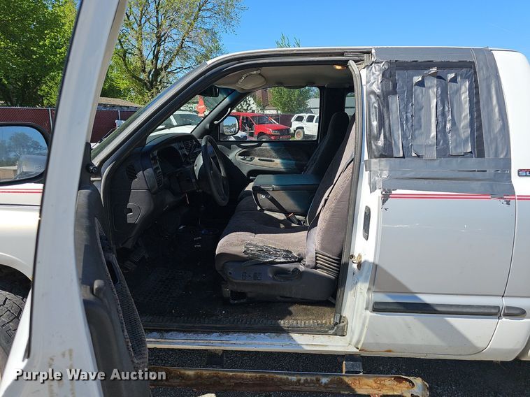 image for item DP0895 1998 Dodge Ram 1500 Laramie SLT Quad Cab pickup truck