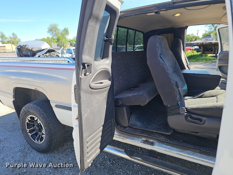 image for item DP0895 1998 Dodge Ram 1500 Laramie SLT Quad Cab pickup truck