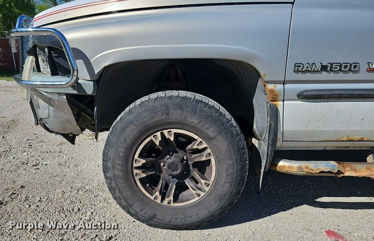 image for item DP0895 1998 Dodge Ram 1500 Laramie SLT Quad Cab pickup truck