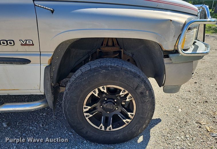 image for item DP0895 1998 Dodge Ram 1500 Laramie SLT Quad Cab pickup truck