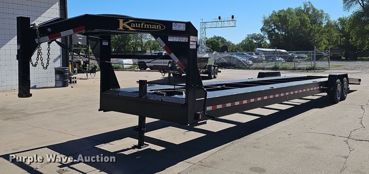 image for item DP0897 2022 Kaufman Trailers CG40 car carrier trailer