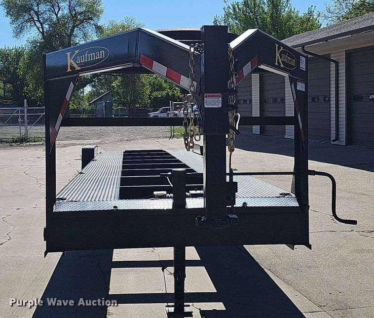 image for item DP0897 2022 Kaufman Trailers CG40 car carrier trailer