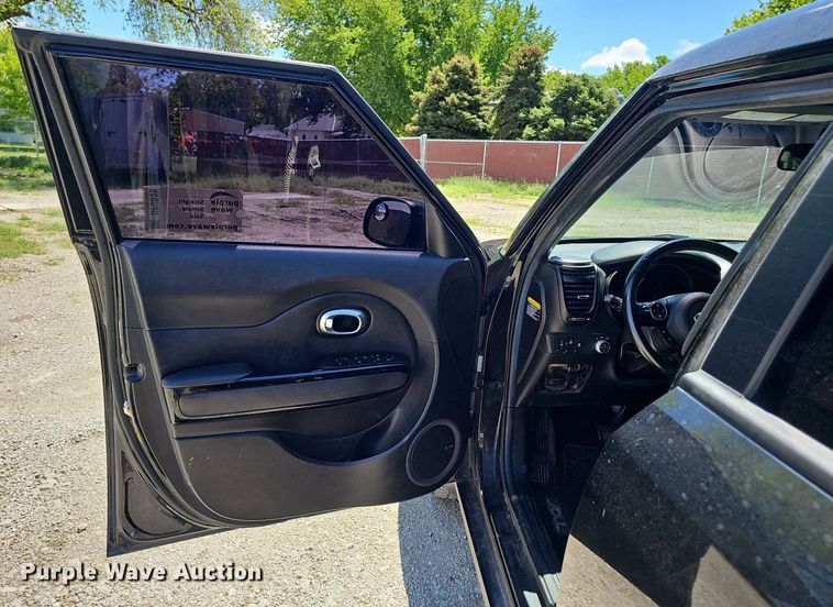 image for item DP0899 2015 Kia Soul SUV