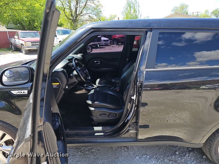 image for item DP0899 2015 Kia Soul SUV