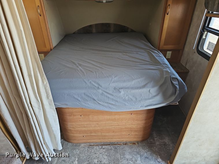 image for item DP0905 2005 Keystone Zeppelin II Z291 camper