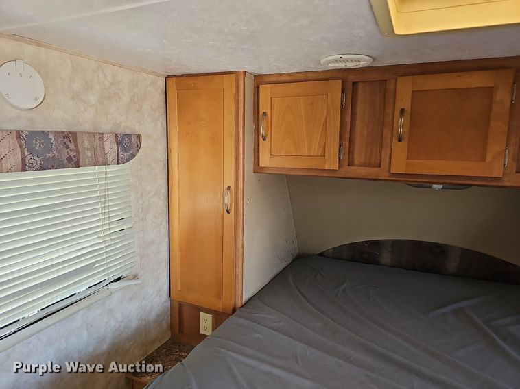 image for item DP0905 2005 Keystone Zeppelin II Z291 camper