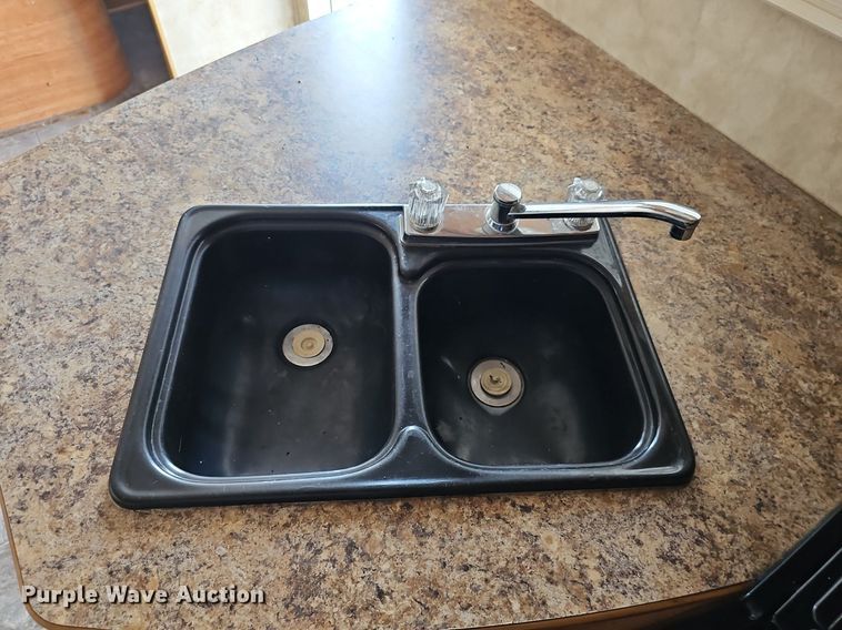 image for item DP0905 2005 Keystone Zeppelin II Z291 camper