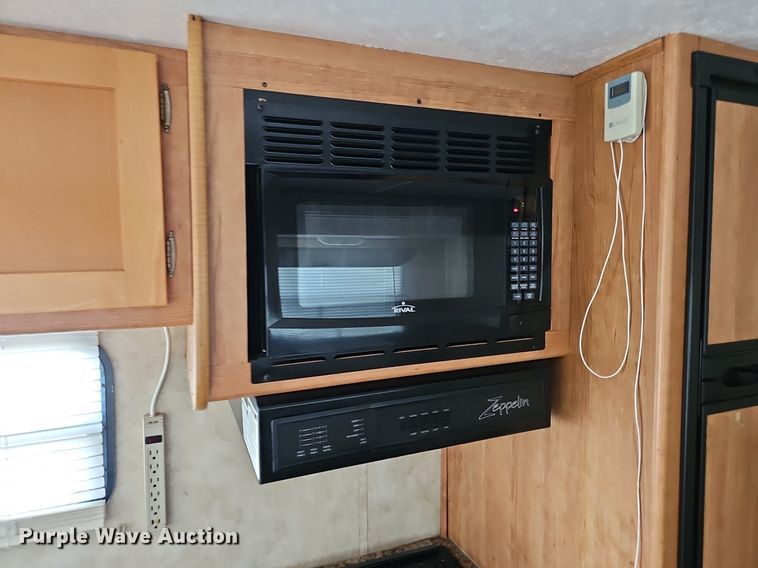 image for item DP0905 2005 Keystone Zeppelin II Z291 camper