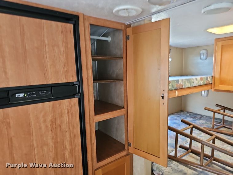 image for item DP0905 2005 Keystone Zeppelin II Z291 camper