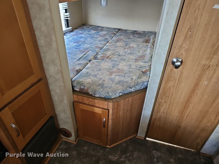 image for item DP0905 2005 Keystone Zeppelin II Z291 camper