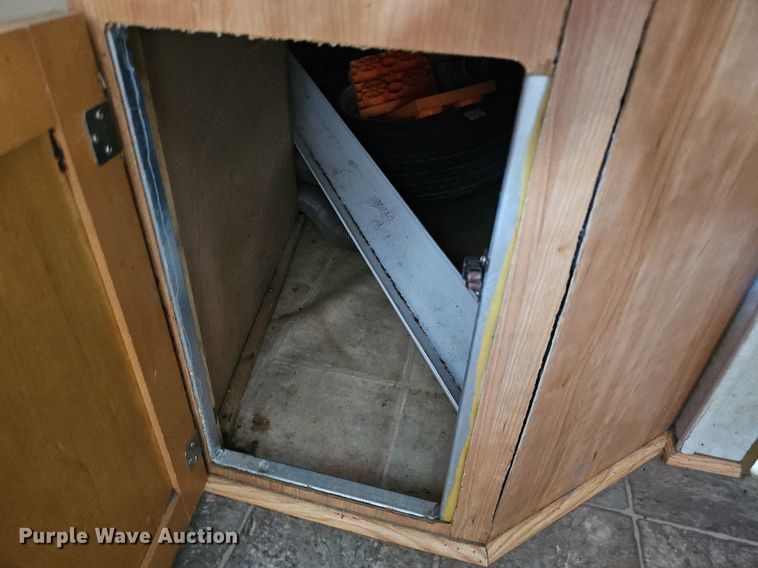 image for item DP0905 2005 Keystone Zeppelin II Z291 camper