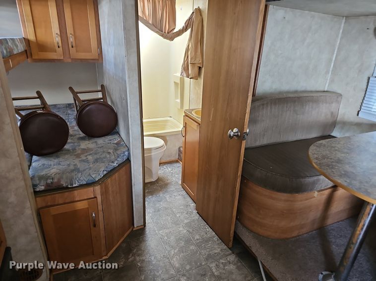 image for item DP0905 2005 Keystone Zeppelin II Z291 camper