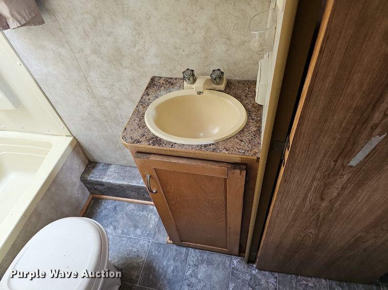 image for item DP0905 2005 Keystone Zeppelin II Z291 camper