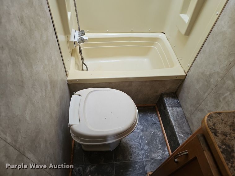 image for item DP0905 2005 Keystone Zeppelin II Z291 camper