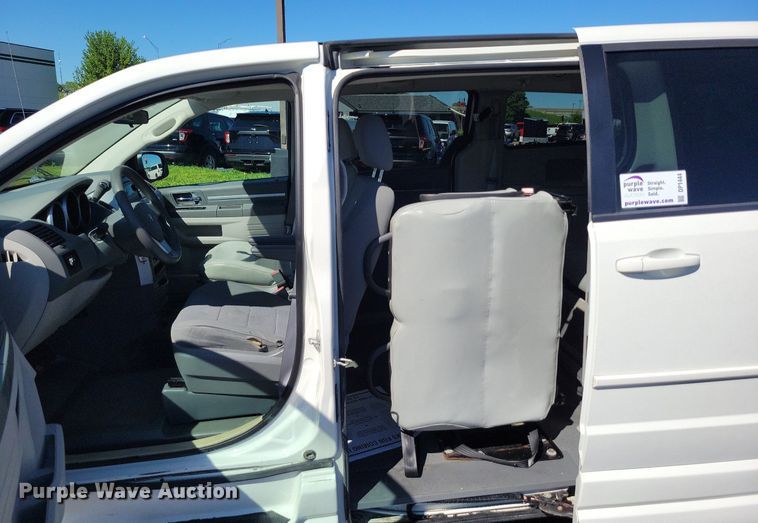 image for item DP1444 2009 Dodge Grand Caravan handicap accessible van