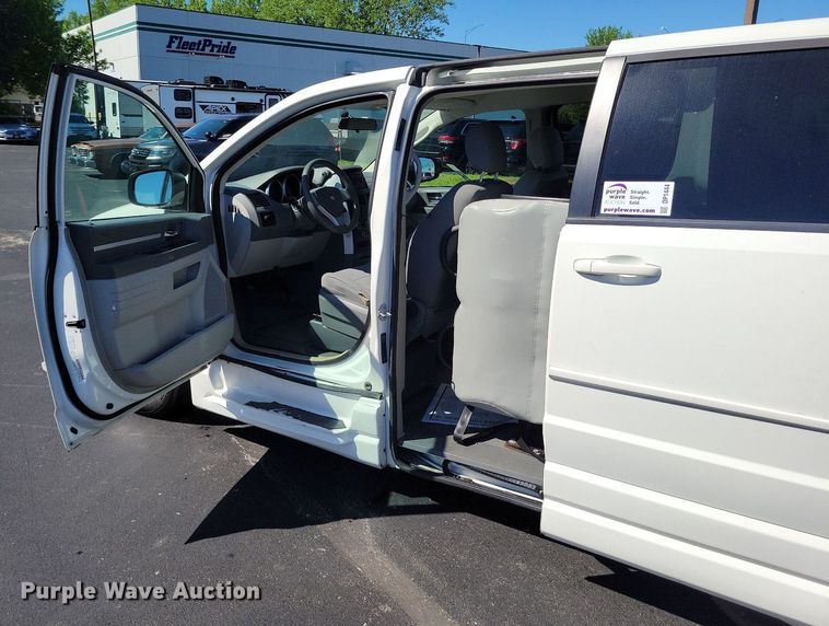 image for item DP1444 2009 Dodge Grand Caravan handicap accessible van