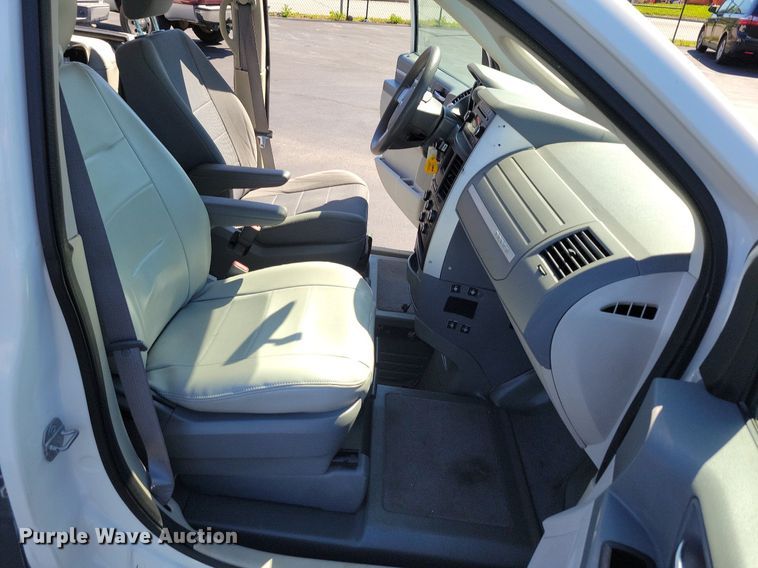 image for item DP1444 2009 Dodge Grand Caravan handicap accessible van