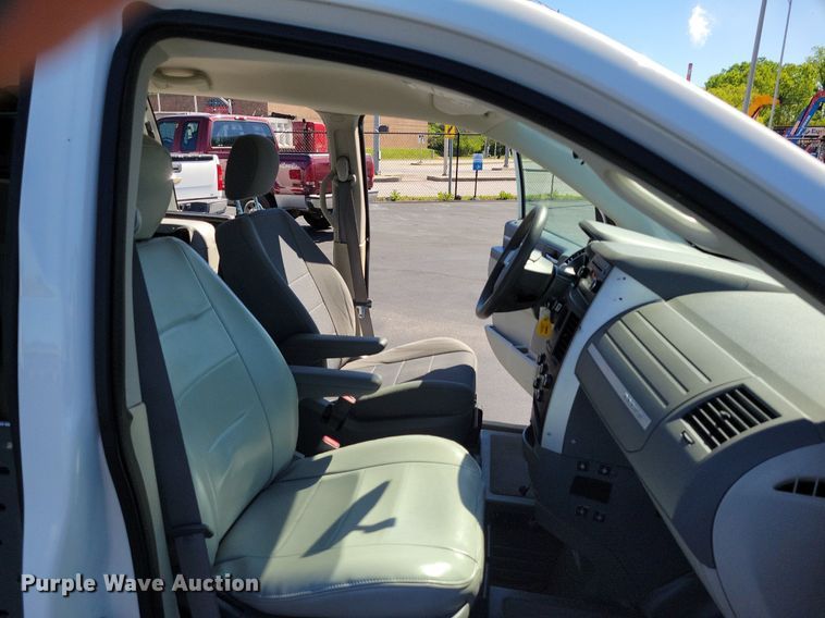 image for item DP1444 2009 Dodge Grand Caravan handicap accessible van