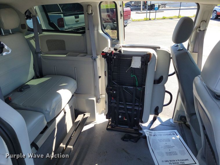 image for item DP1444 2009 Dodge Grand Caravan handicap accessible van