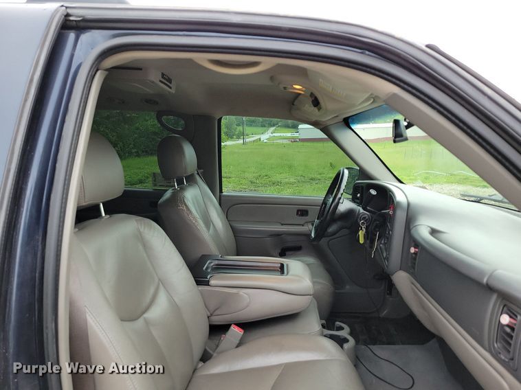 image for item DP1454 2006 Chevrolet Suburban SUV