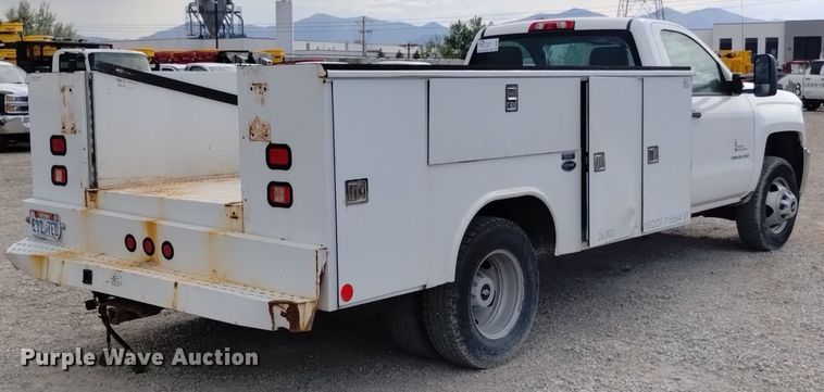 image for item DP3351 2015 Chevrolet Silverado 3500HD utility bed pickup truck
