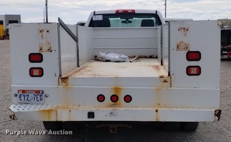 image for item DP3351 2015 Chevrolet Silverado 3500HD utility bed pickup truck