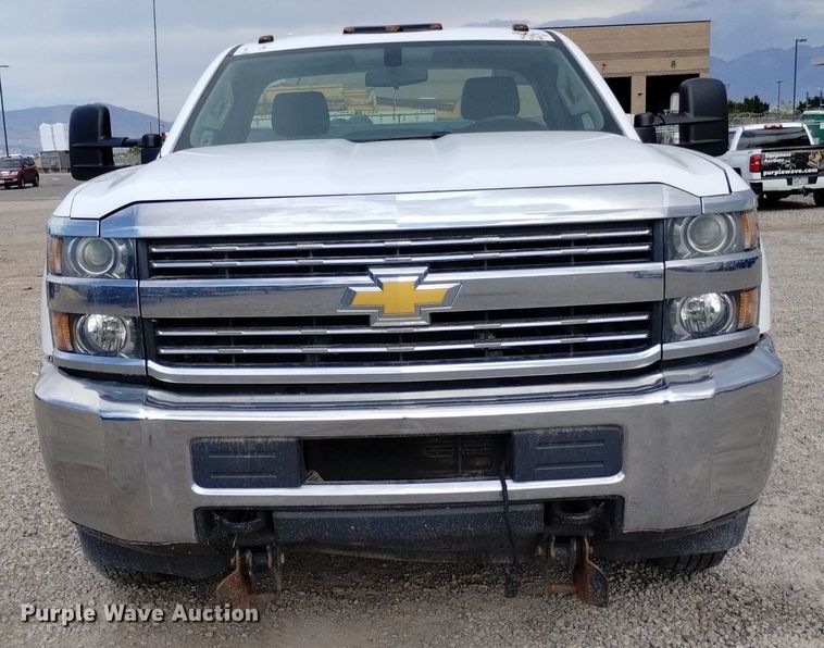 image for item DP3351 2015 Chevrolet Silverado 3500HD utility bed pickup truck
