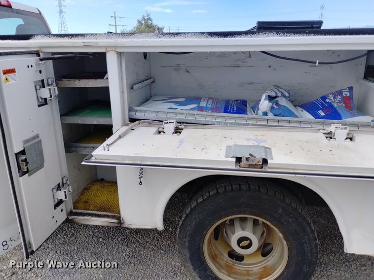 image for item DP3351 2015 Chevrolet Silverado 3500HD utility bed pickup truck