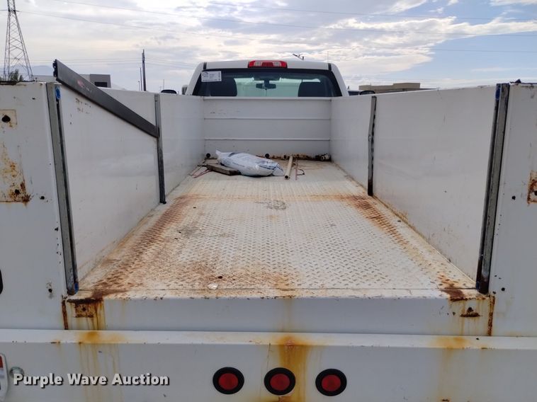 image for item DP3351 2015 Chevrolet Silverado 3500HD utility bed pickup truck