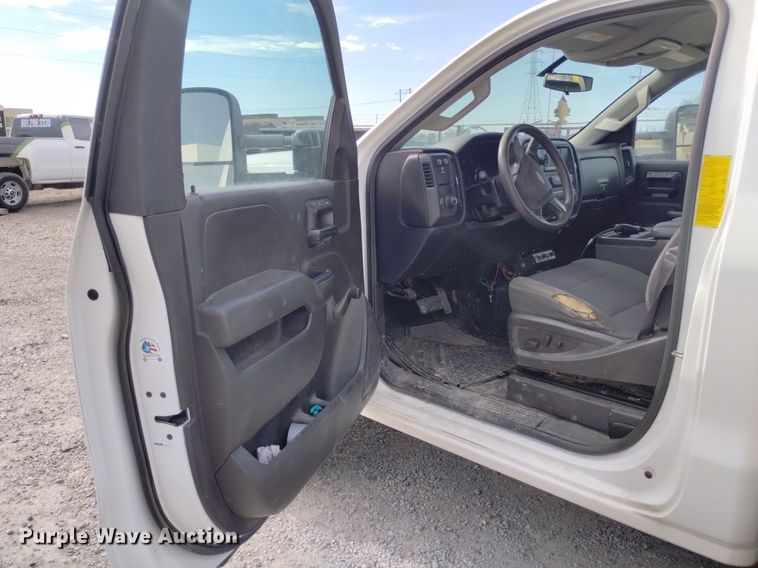 image for item DP3351 2015 Chevrolet Silverado 3500HD utility bed pickup truck