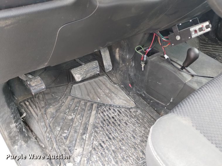 image for item DP3351 2015 Chevrolet Silverado 3500HD utility bed pickup truck