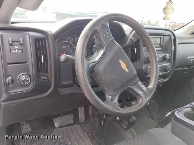 image for item DP3351 2015 Chevrolet Silverado 3500HD utility bed pickup truck