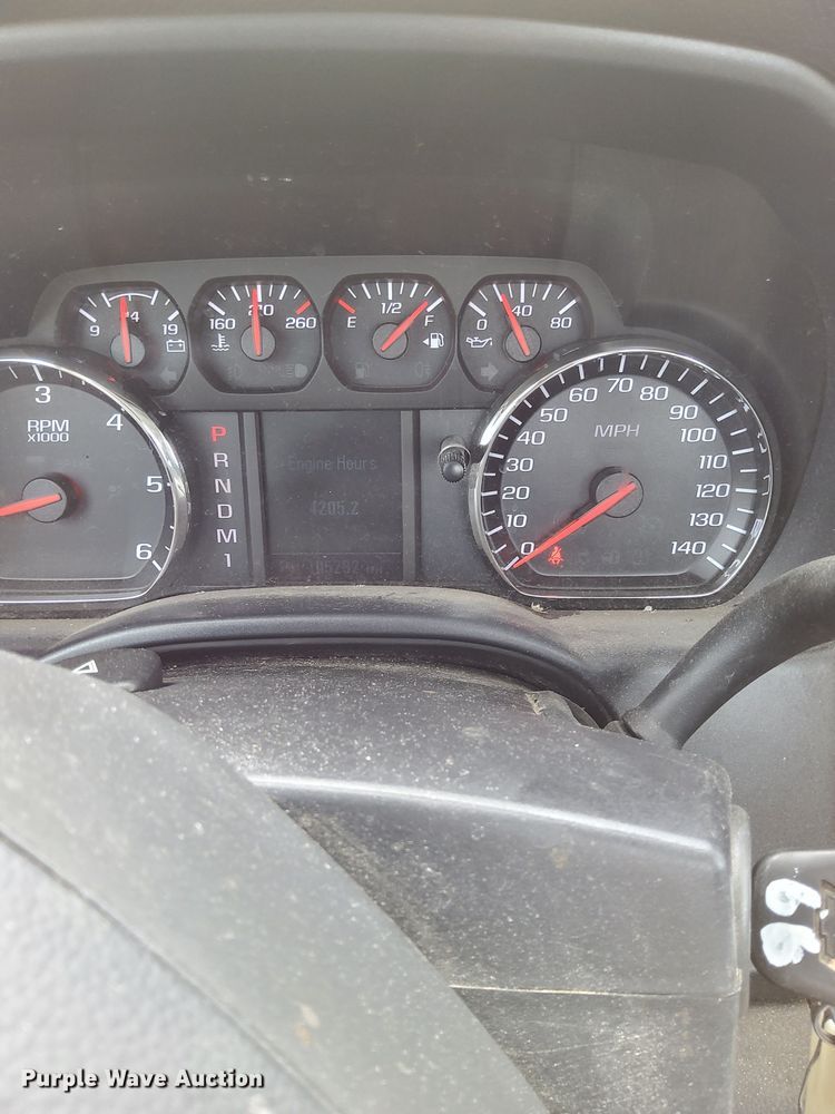 image for item DP3351 2015 Chevrolet Silverado 3500HD utility bed pickup truck