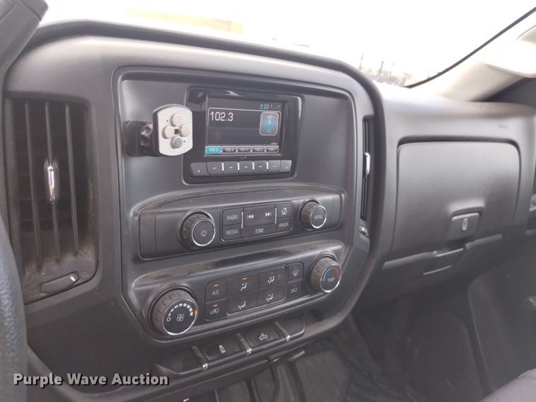 image for item DP3351 2015 Chevrolet Silverado 3500HD utility bed pickup truck