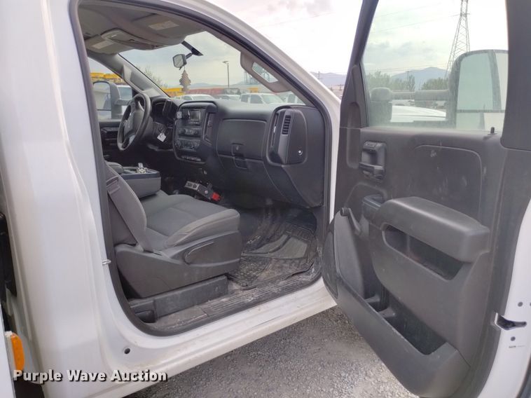 image for item DP3351 2015 Chevrolet Silverado 3500HD utility bed pickup truck