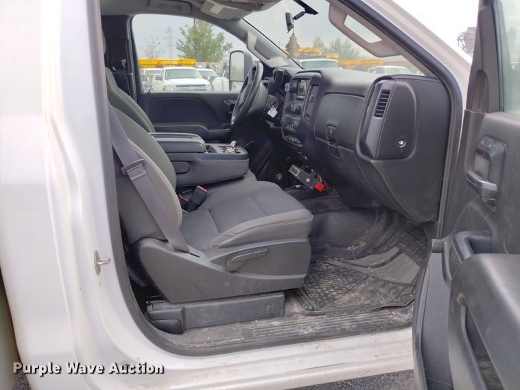 image for item DP3351 2015 Chevrolet Silverado 3500HD utility bed pickup truck