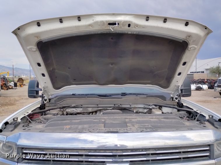 image for item DP3351 2015 Chevrolet Silverado 3500HD utility bed pickup truck