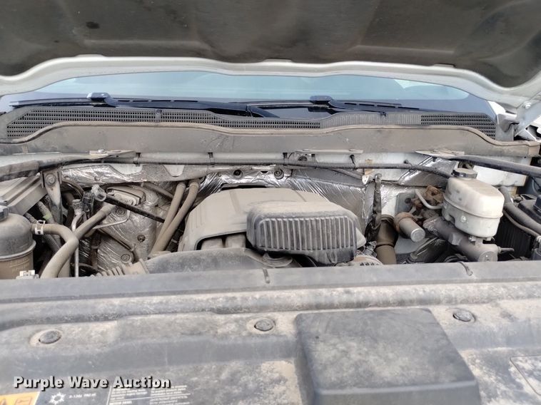 image for item DP3351 2015 Chevrolet Silverado 3500HD utility bed pickup truck