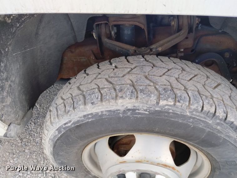 image for item DP3351 2015 Chevrolet Silverado 3500HD utility bed pickup truck