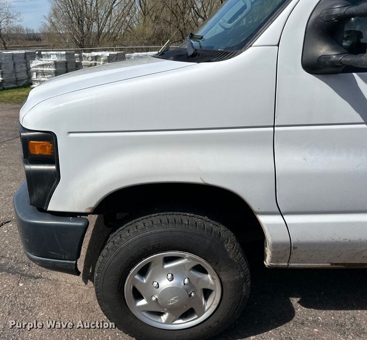 image for item DQ0831 2012 Ford  E150 van