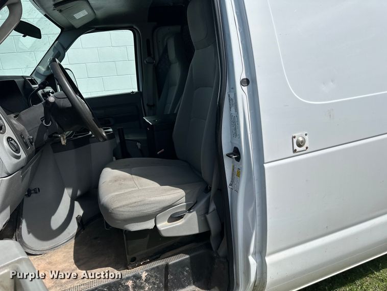 image for item DQ0831 2012 Ford  E150 van