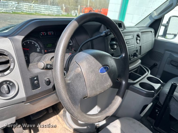 image for item DQ0831 2012 Ford  E150 van