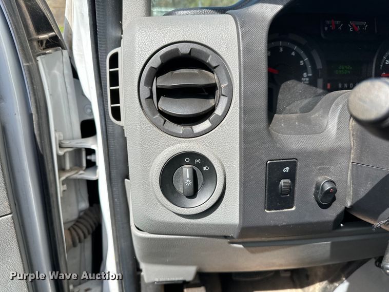 image for item DQ0831 2012 Ford  E150 van