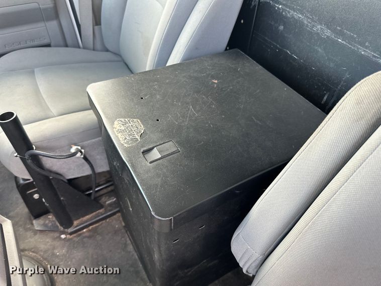 image for item DQ0831 2012 Ford  E150 van