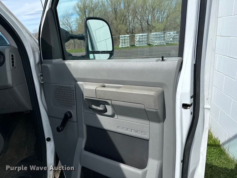 image for item DQ0831 2012 Ford  E150 van