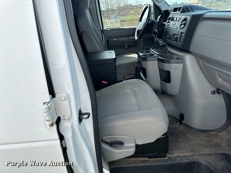 image for item DQ0831 2012 Ford  E150 van