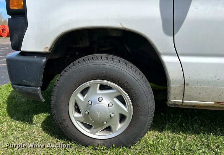 image for item DQ0831 2012 Ford  E150 van