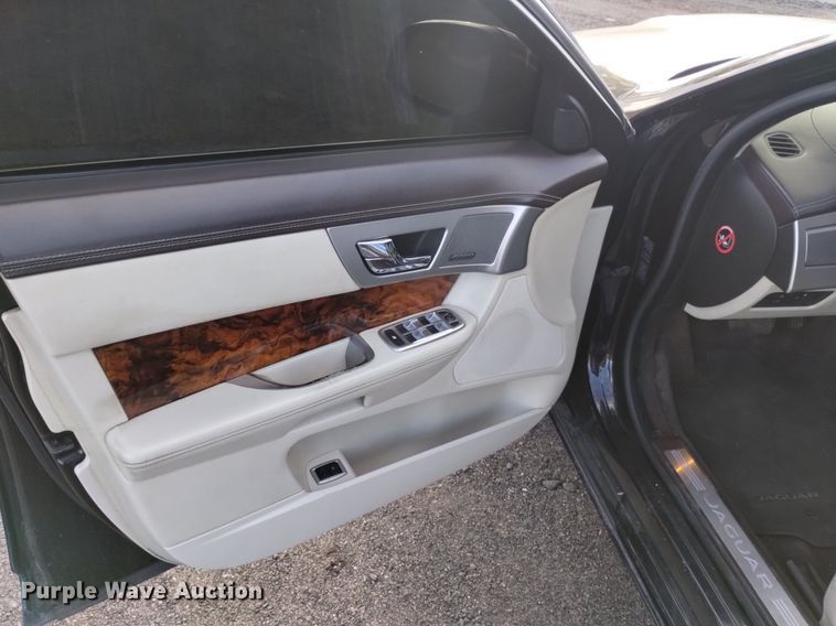 image for item DQ6104 2015 Jaguar  XF 